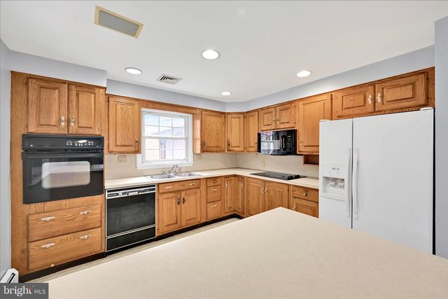 370 BEVERLY RD, Camp Hill, PA 17011