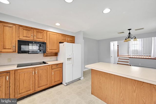 370 BEVERLY RD, Camp Hill, PA 17011