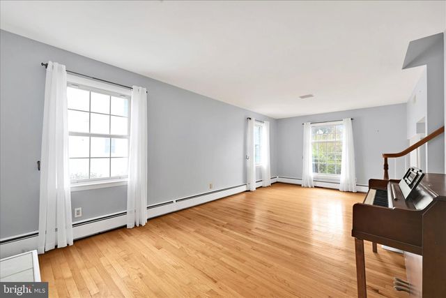 370 BEVERLY RD, Camp Hill, PA 17011