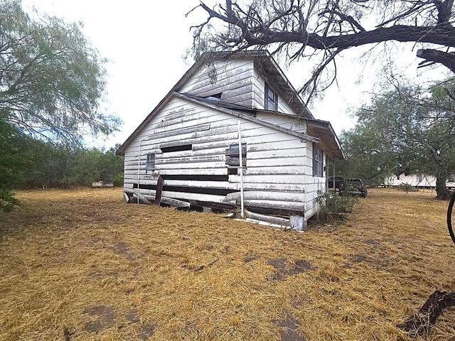 335 E County Road 2300, Riviera, TX 78379