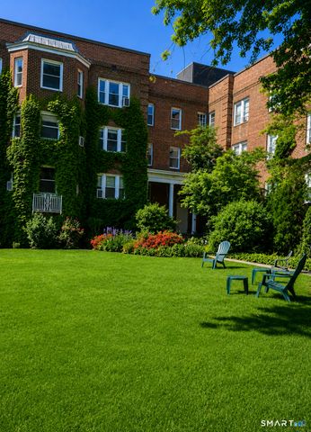 70 Strawberry Hill Avenue 2-1D, Stamford, CT 06902
