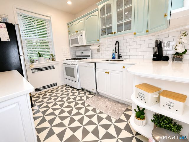 70 Strawberry Hill Avenue 2-1D, Stamford, CT 06902