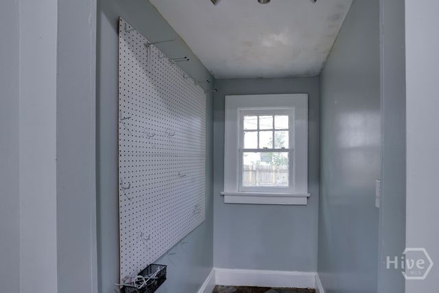 404 E 40th Street, Savannah, GA 31401