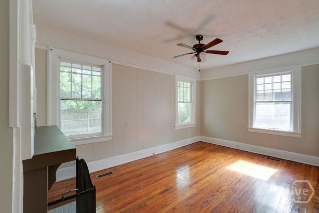 404 E 40th Street, Savannah, GA 31401