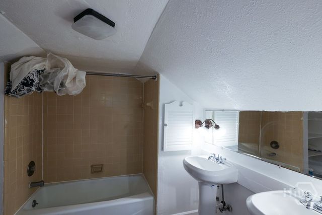 404 E 40th Street, Savannah, GA 31401