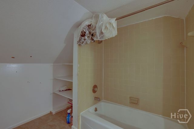 404 E 40th Street, Savannah, GA 31401