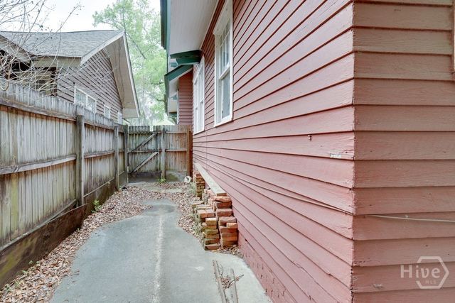 404 E 40th Street, Savannah, GA 31401