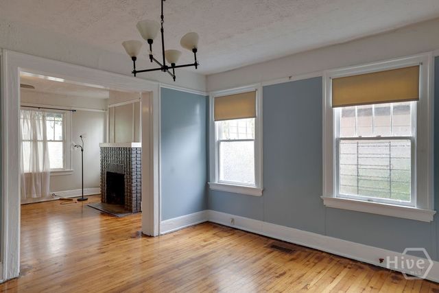 404 E 40th Street, Savannah, GA 31401