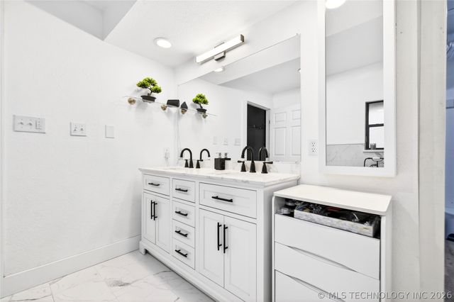 3741 E 108th Street S, Tulsa, OK 74137