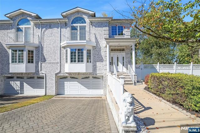 4 Maple Avenue, Waldwick, NJ 07463