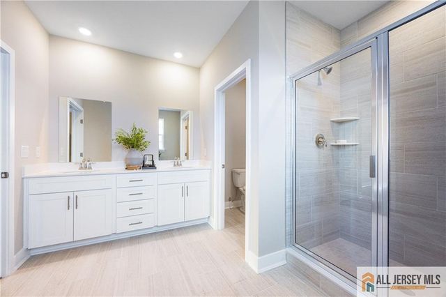 1 Galerie Court, Monroe, NJ 08831