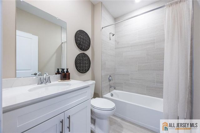 1 Galerie Court, Monroe, NJ 08831