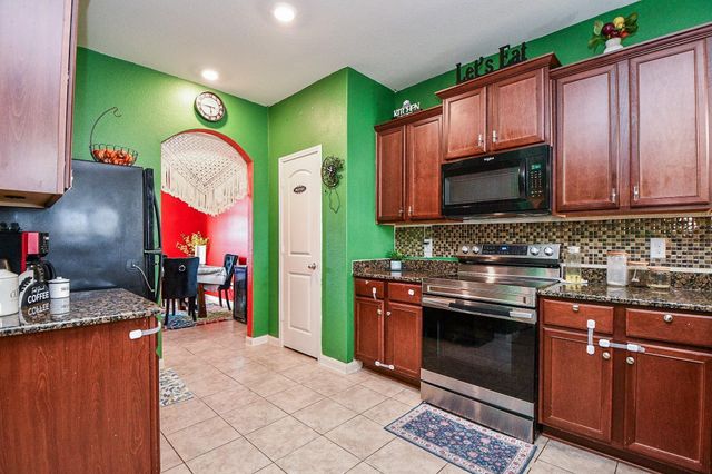 9803 Garnet Grove Drive, Rosharon, TX 77583