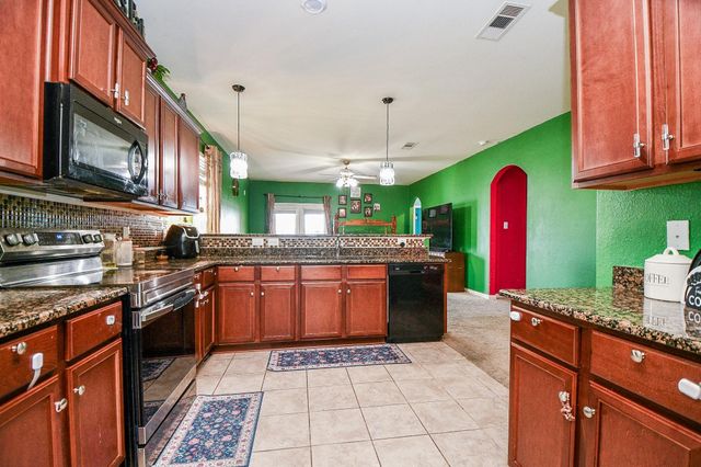9803 Garnet Grove Drive, Rosharon, TX 77583
