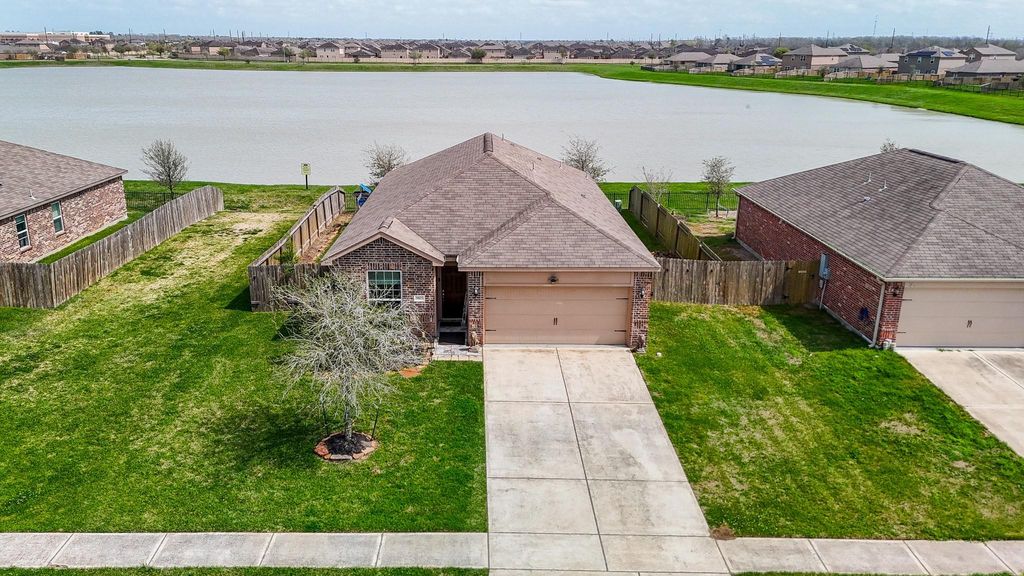 9803 Garnet Grove Drive, Rosharon, TX 77583