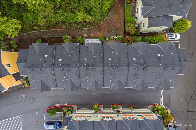 23000 NE 8th #E5, Sammamish, WA 98074