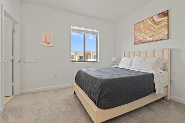 20655 NE 7th Pl, Miami, FL 33179