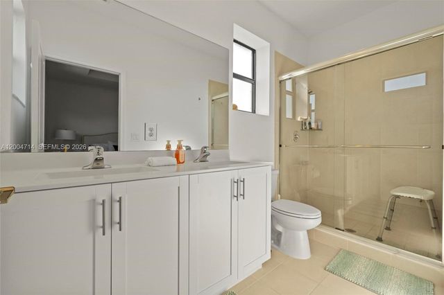 20655 NE 7th Pl, Miami, FL 33179