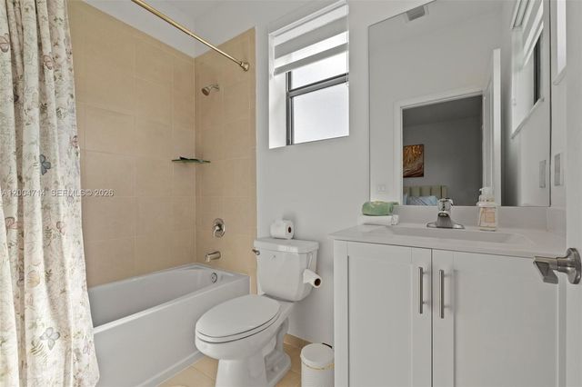 20655 NE 7th Pl, Miami, FL 33179