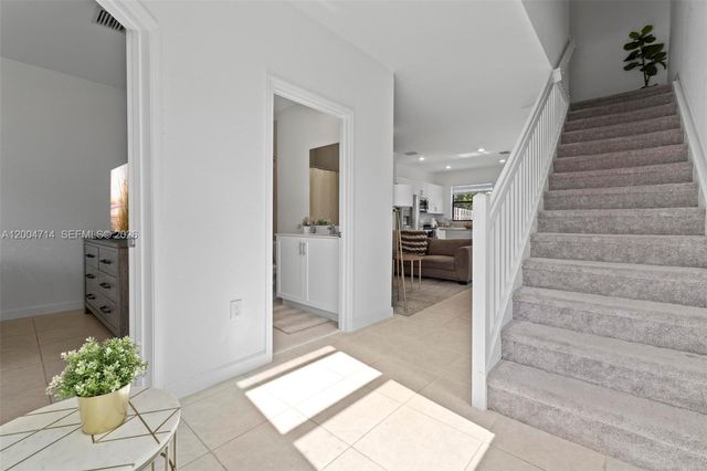 20655 NE 7th Pl, Miami, FL 33179