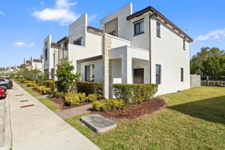 20655 NE 7th Pl, Miami, FL 33179