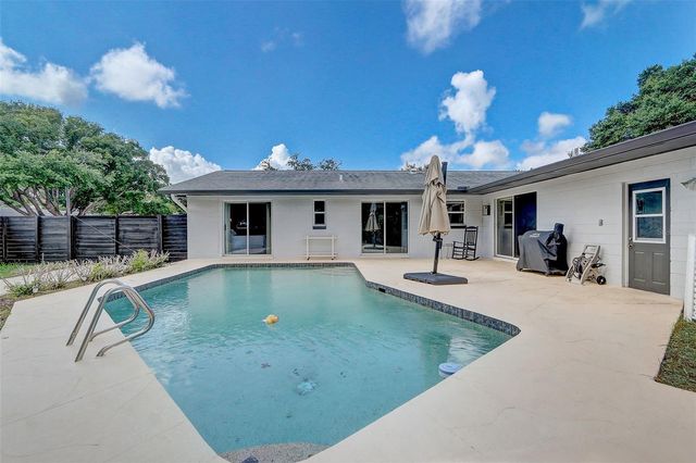423 OAK HILL DRIVE, Altamonte Springs, FL 32701