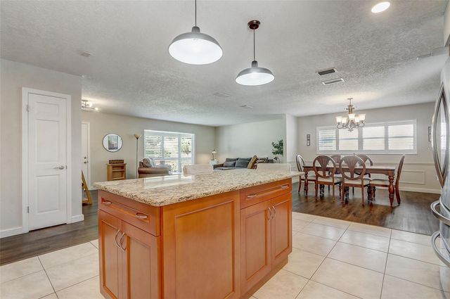 423 OAK HILL DRIVE, Altamonte Springs, FL 32701