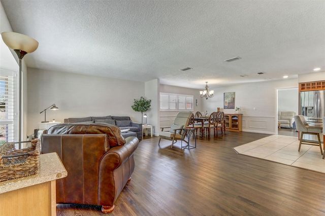 423 OAK HILL DRIVE, Altamonte Springs, FL 32701
