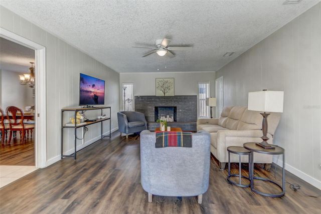 423 OAK HILL DRIVE, Altamonte Springs, FL 32701