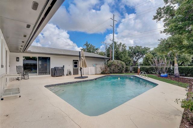 423 OAK HILL DRIVE, Altamonte Springs, FL 32701