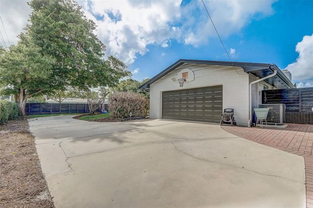 423 OAK HILL DRIVE, Altamonte Springs, FL 32701