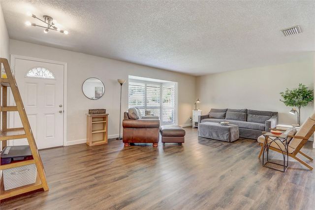 423 OAK HILL DRIVE, Altamonte Springs, FL 32701