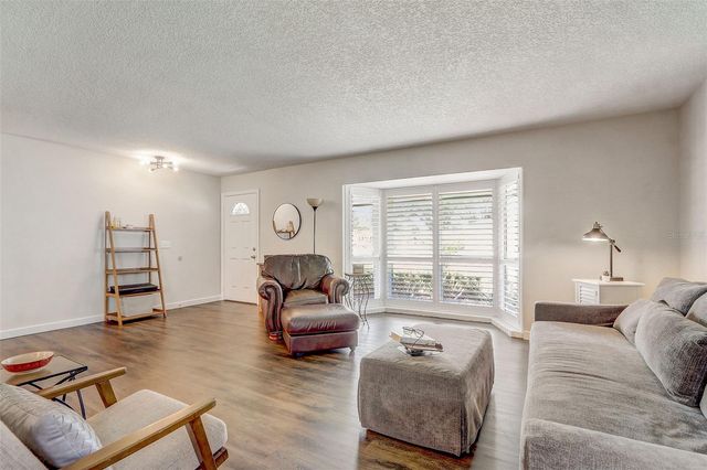 423 OAK HILL DRIVE, Altamonte Springs, FL 32701