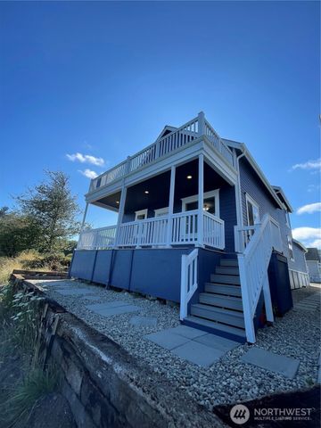 345 Island Lane, Raymond, WA 98577