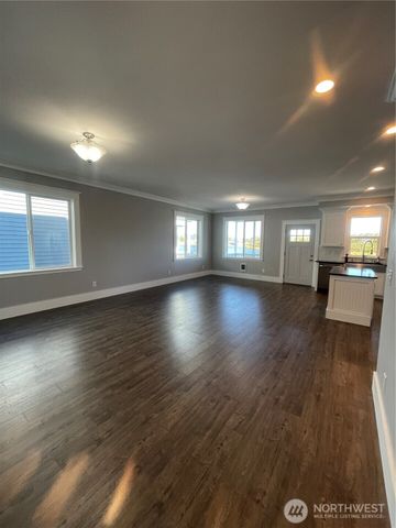 345 Island Lane, Raymond, WA 98577