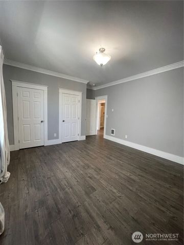 345 Island Lane, Raymond, WA 98577