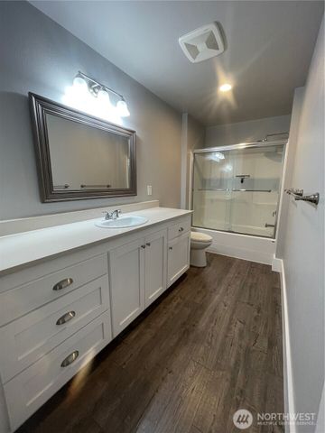 345 Island Lane, Raymond, WA 98577