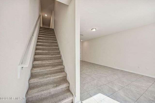 921 CAPITOL Parkway, Jacksonville, FL 32218