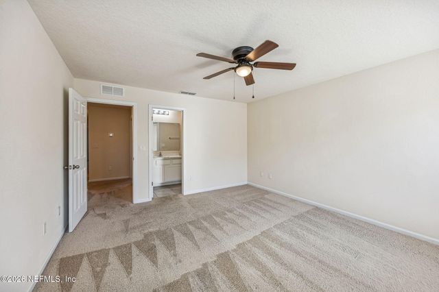 921 CAPITOL Parkway, Jacksonville, FL 32218