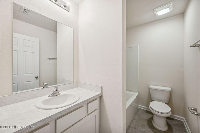 921 CAPITOL Parkway, Jacksonville, FL 32218