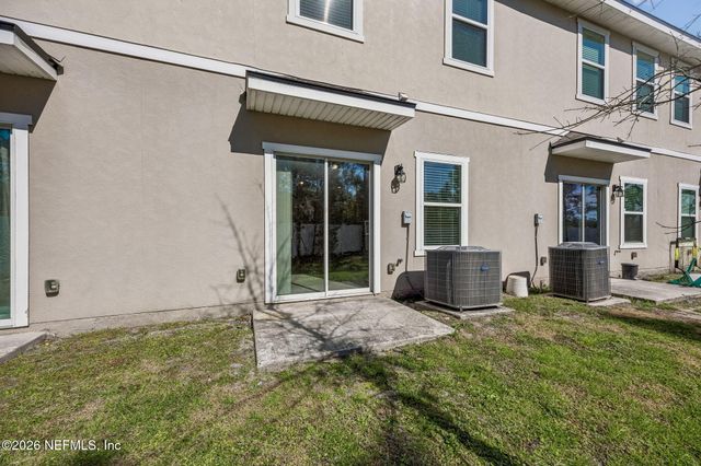 921 CAPITOL Parkway, Jacksonville, FL 32218