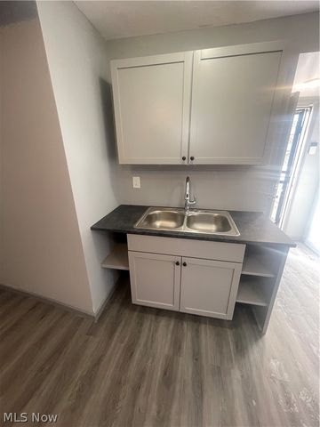 12007 Beulah Avenue up, Cleveland, OH 44106