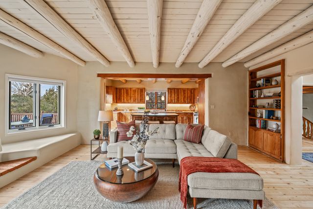 1300 Lejano Lane, Santa Fe, NM 87501