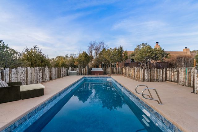 1300 Lejano Lane, Santa Fe, NM 87501