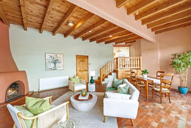 1300 Lejano Lane, Santa Fe, NM 87501