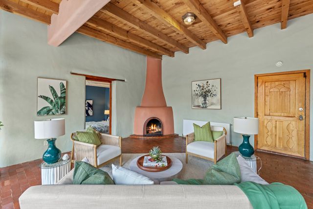 1300 Lejano Lane, Santa Fe, NM 87501