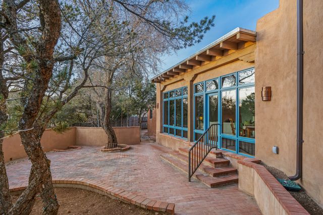 1300 Lejano Lane, Santa Fe, NM 87501