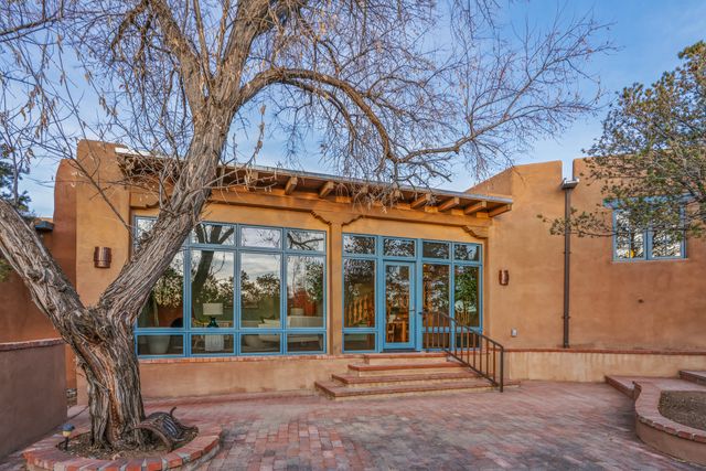 1300 Lejano Lane, Santa Fe, NM 87501