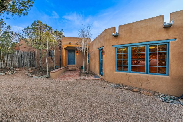 1300 Lejano Lane, Santa Fe, NM 87501