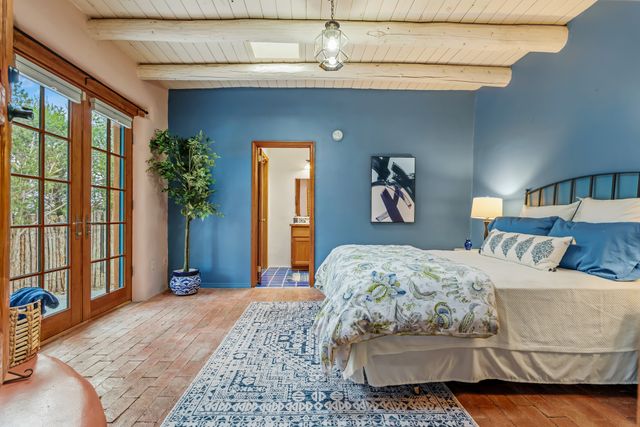 1300 Lejano Lane, Santa Fe, NM 87501